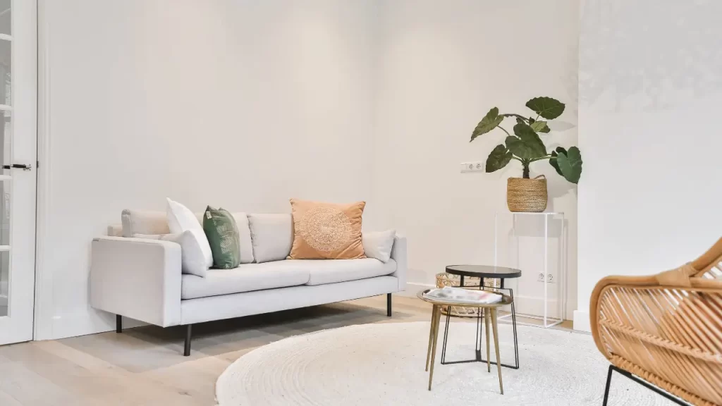 Transforme Seu Espaço: 5 Ideias Criativas para Decorar Sua Sala Pequena com Menos de R$200